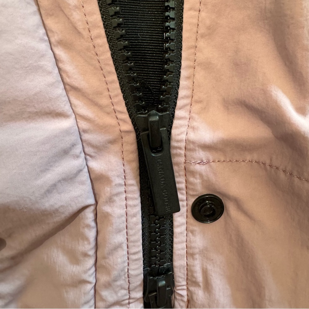 Canada Goose Davie Windbreaker Zip Up Rain Jacket in Ash Purple - Picture 7 of 11